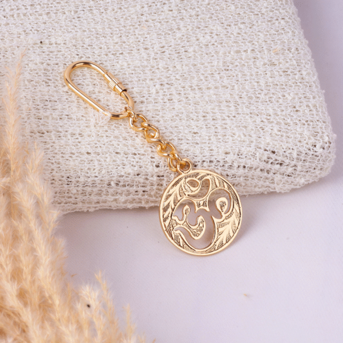 Elita Gold-Plated Finish Om Symbol Keychain, Decorative Chain Link, Religious Charm Pendant - Image 2