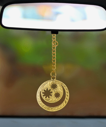 Decorative Car Rearview Mirror Hanging Ornament, Gold-Plated Finish in Brass