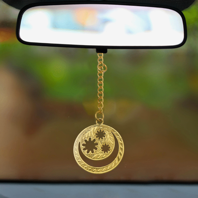 Decorative Car Rearview Mirror Hanging Ornament, Gold-Plated Finish in Brass